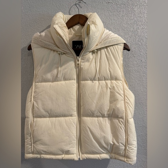 Zara Women's Cream Quilted Vest M - Picture 2 of 3
